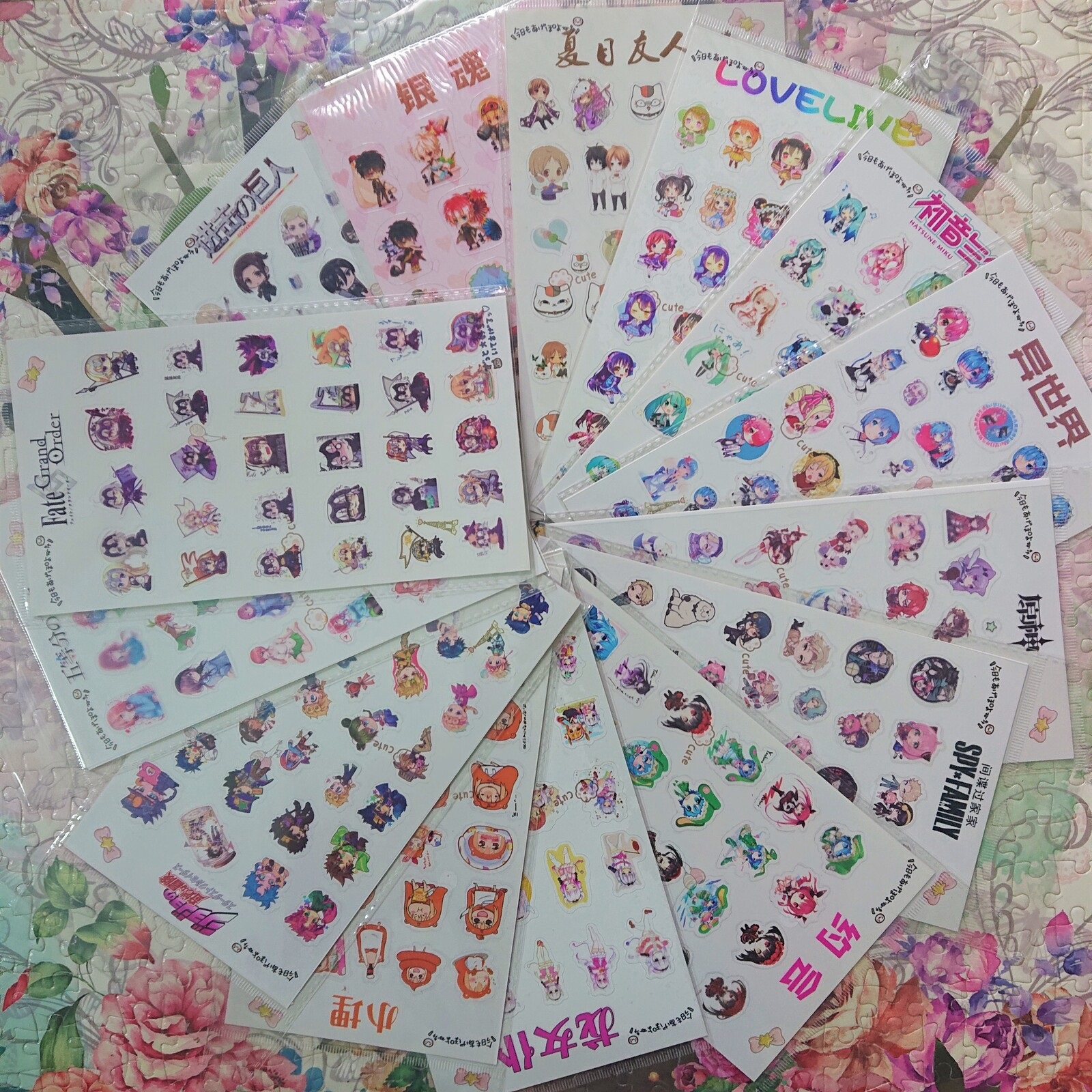 Sticker ảnh dán Anime trang trí màu trong suốt Dragon Maid, Naruto, Genshin Impact, One Piece, SAO, DAL, Tokyo Ghoul