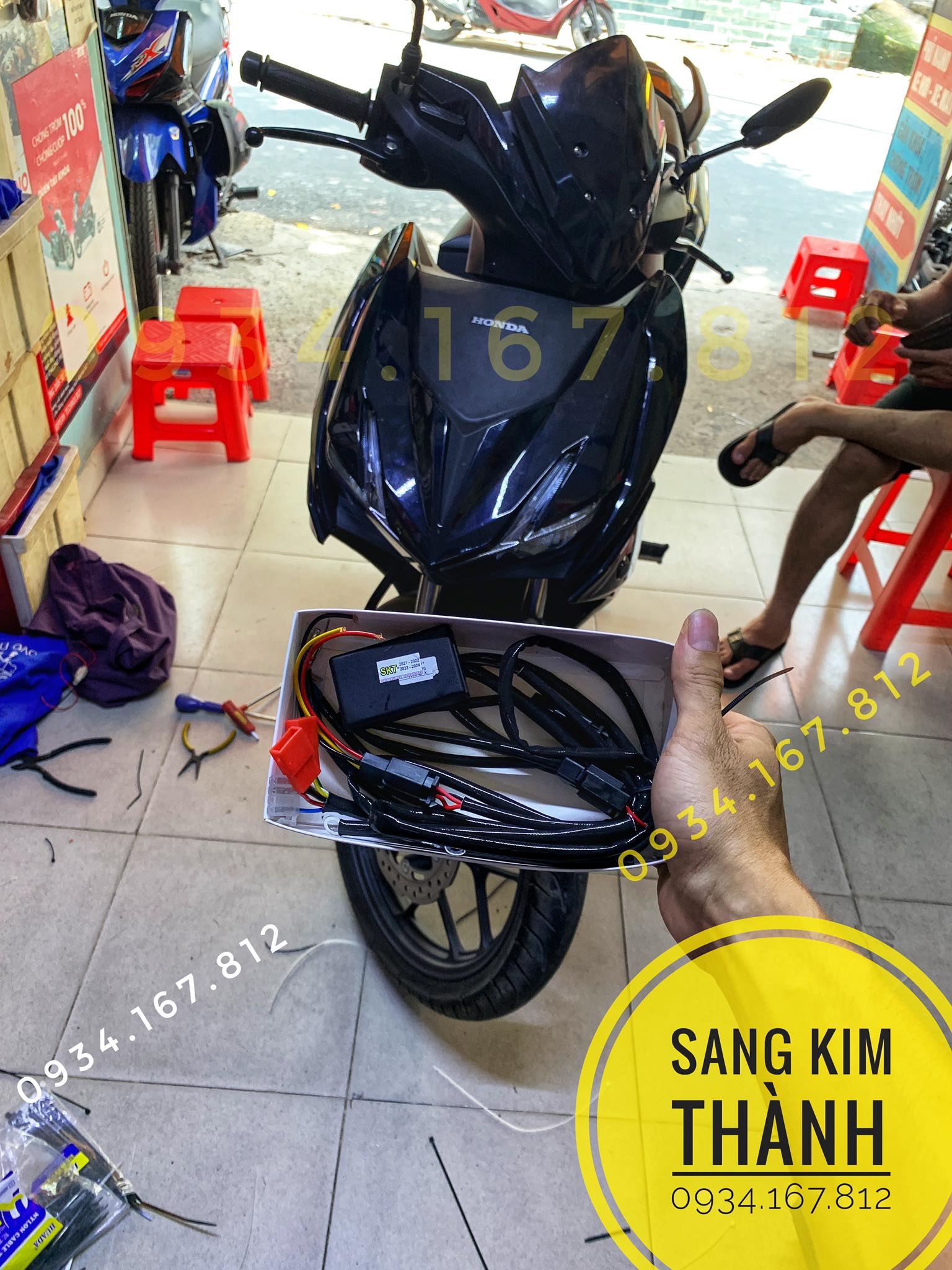 Mạch bật tắt đèn bi cầu mini và đèn chính cho xe winner x tích hợp trên nút passing sh