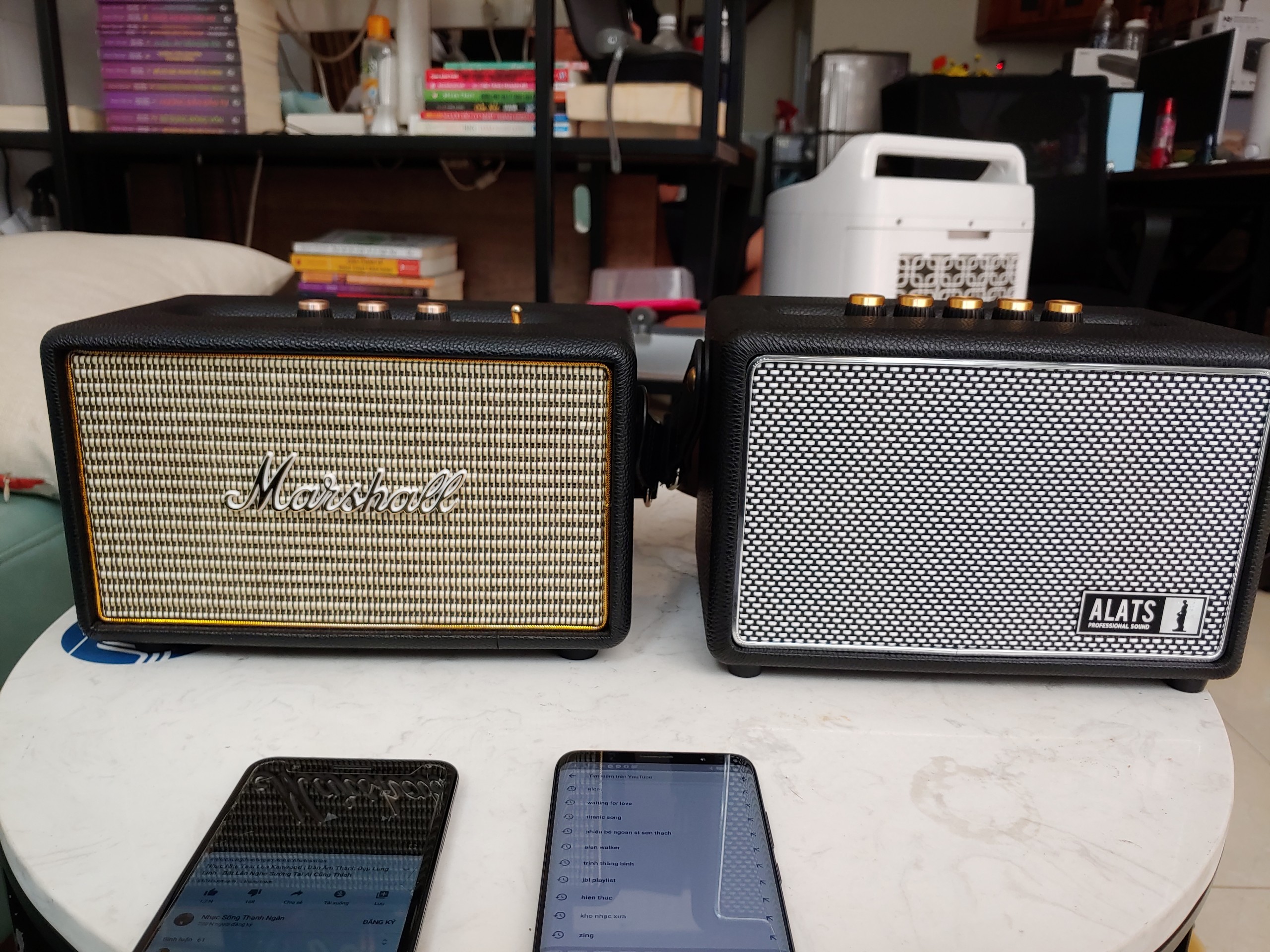 Loa ALATS thiết kết Vintage rất đẹp, công suất 45W, pin 12 tiếng, bluetooth 5.0, chất âm chi tiết tuyệt vời, bass rất đã