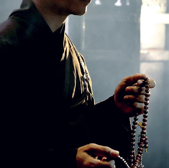 Tràng Hạt Niệm Phật, 108 Hạt, Chất liệu gỗ Mun Sừng thiên nhiên, đen bóng và quý hiếm