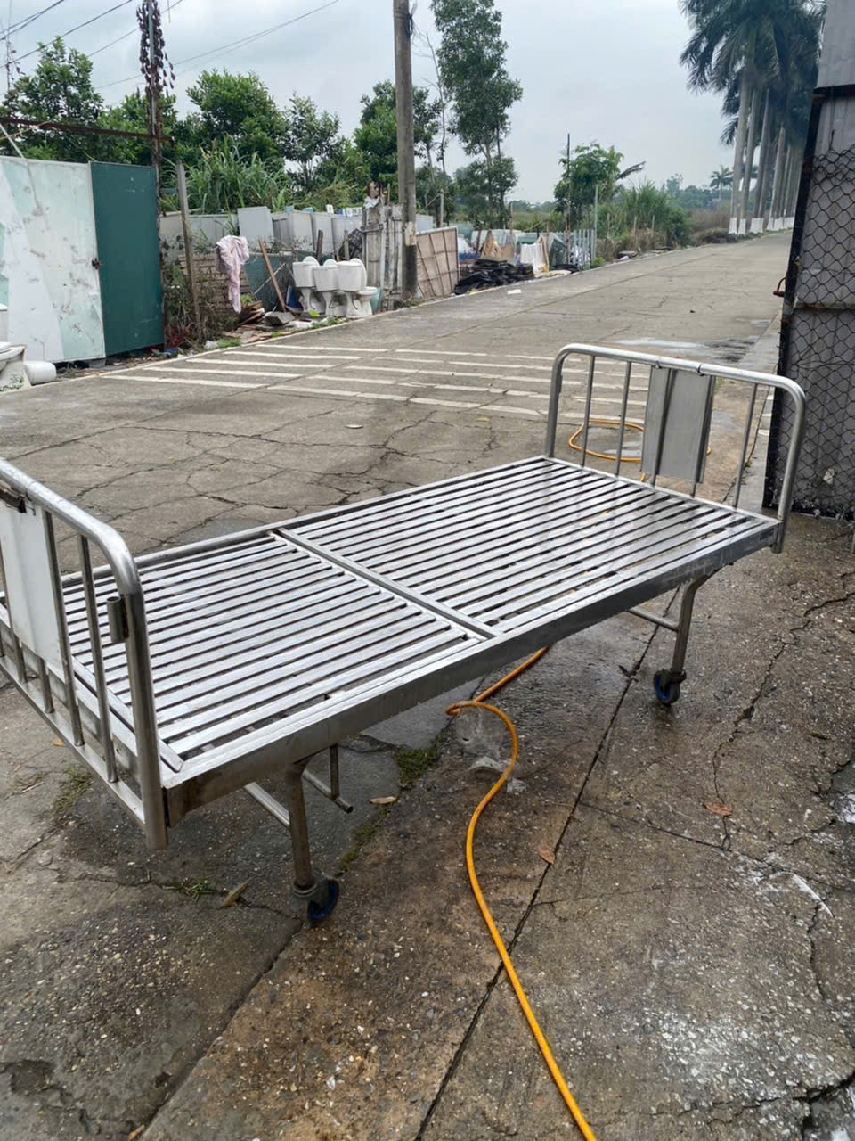 Thanh Lý Giường Inox Bệnh Nhân - Hàng gần như mới