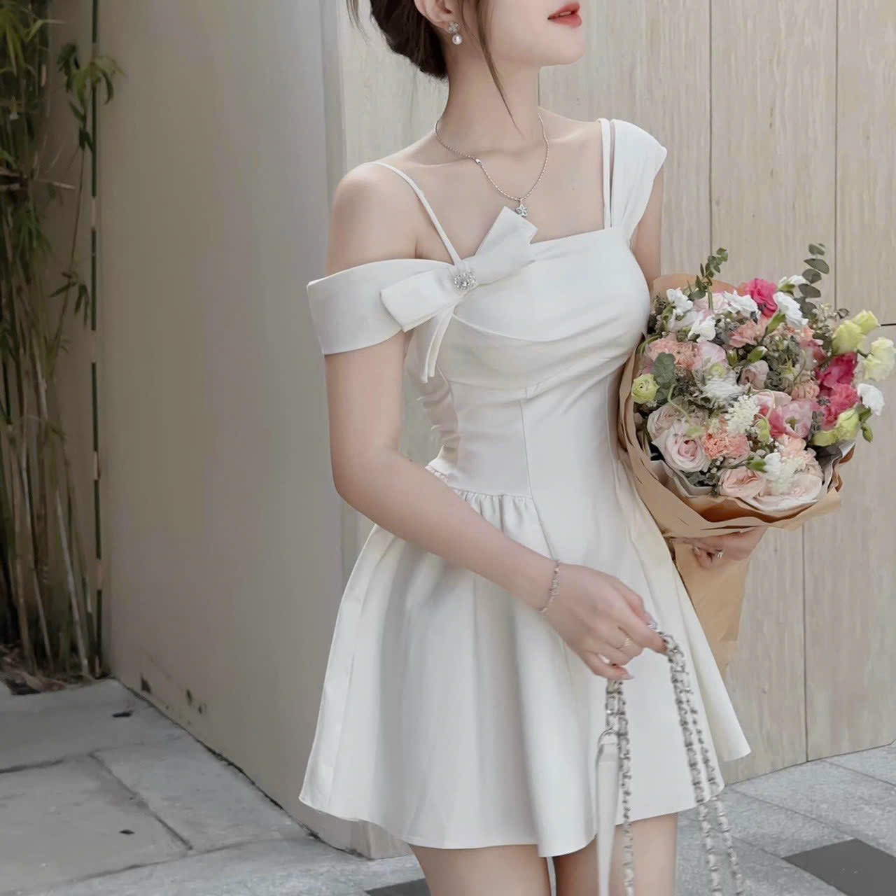Váy xoè trắng rập nổi xếp may ly ngực  Cosmo Design