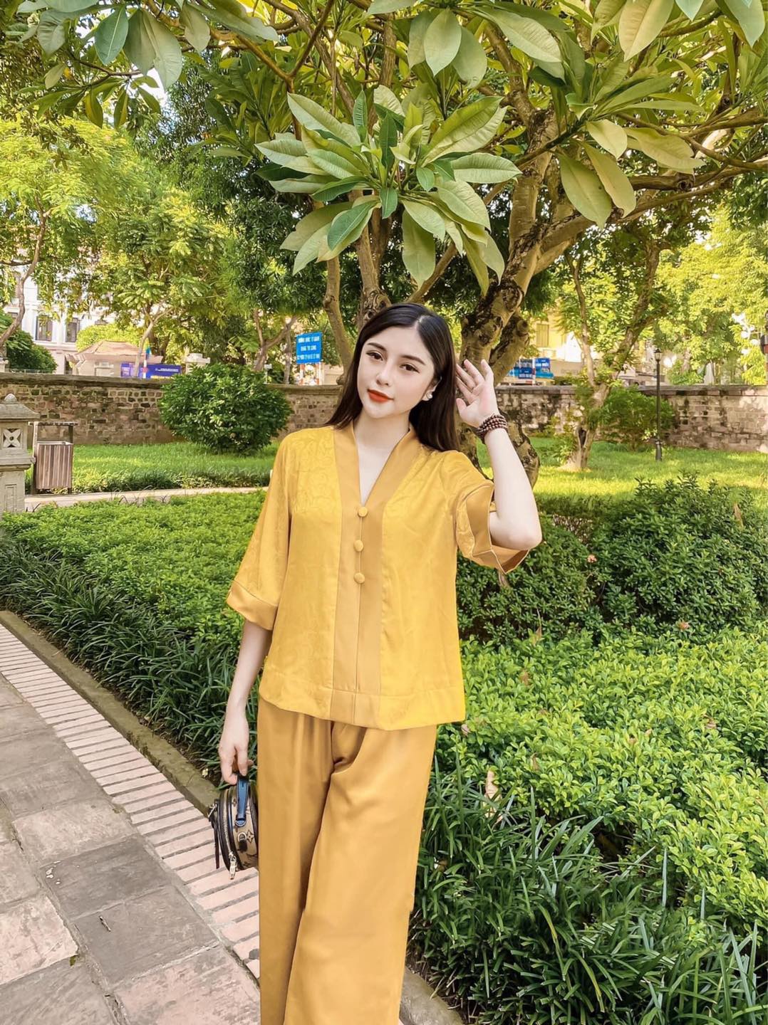 Set lụa vân đi chùa cao cấp và sang trọng trẻ trung nhất hiện nay
