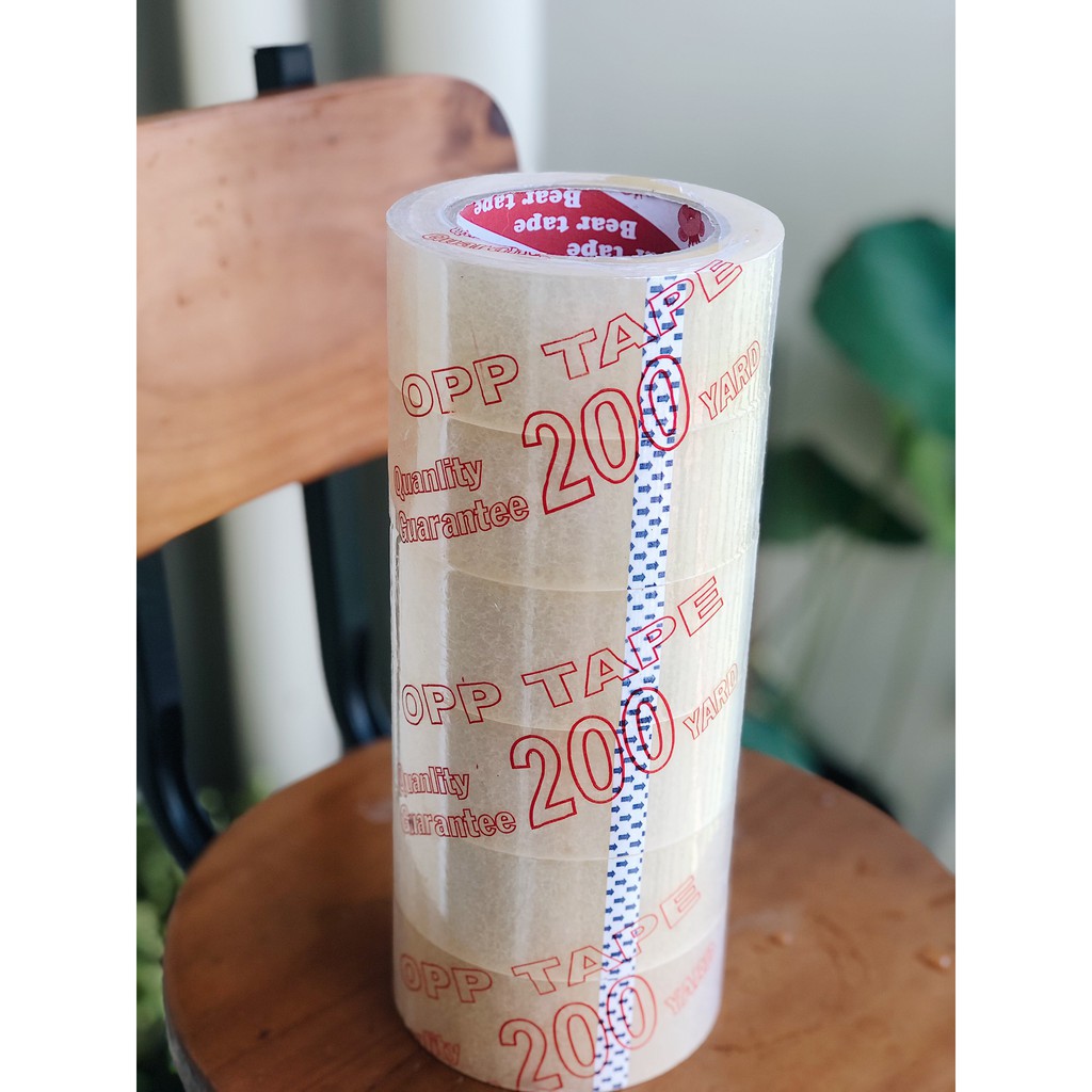 1 cuộn băng keo trong dán thùng