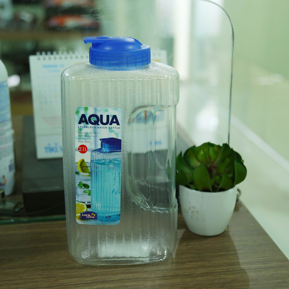 COMBO 2 BÌNH ĐỰNG NƯỚC CAO CẤP Lock Lock 2L1 - NHỰA CAO CẤP CHỊU NHIỆT TỐT CHỐNG VỠ Dùng đựng nước uống trong tủ lạnh, trong nhà, văn phòng