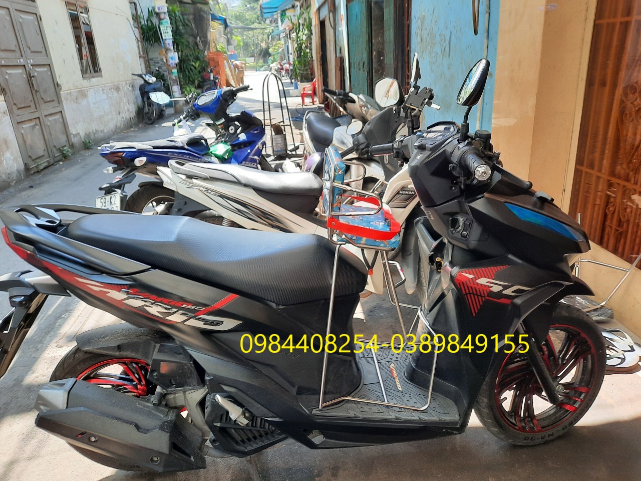 Ghế ngồi xe máy cho bé xe Vario có dựa vòng kèm đai an toàn