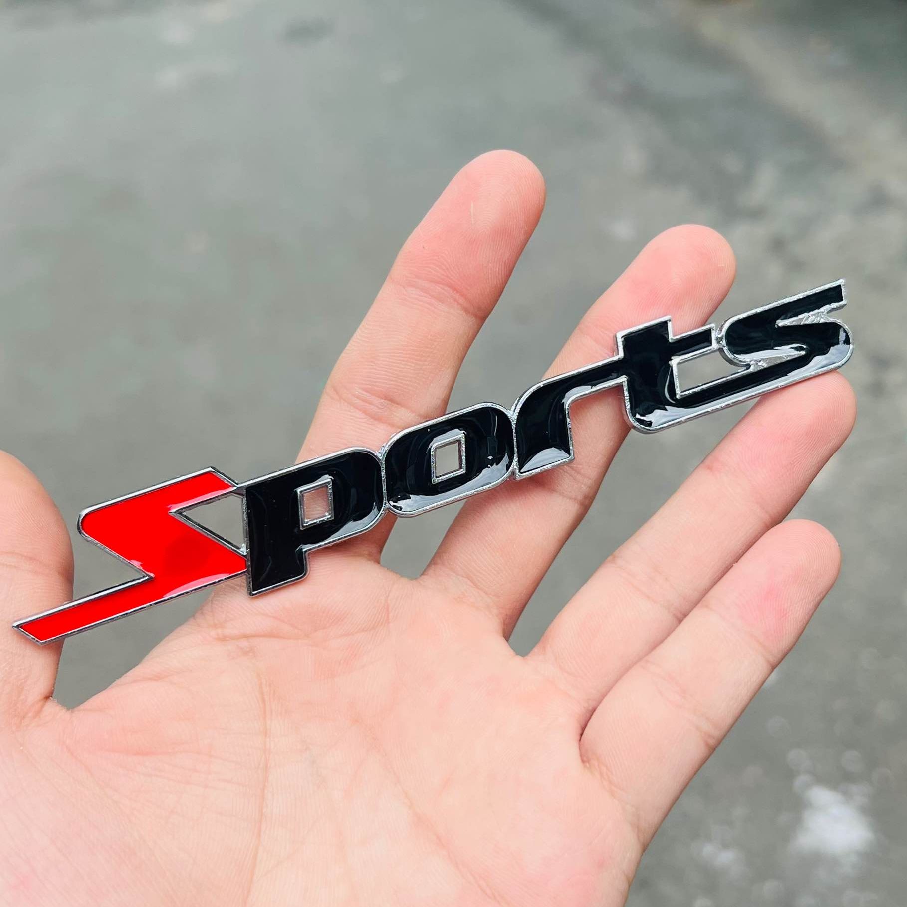 Tem nhôm logo chữ sport sắc nét dán xe
