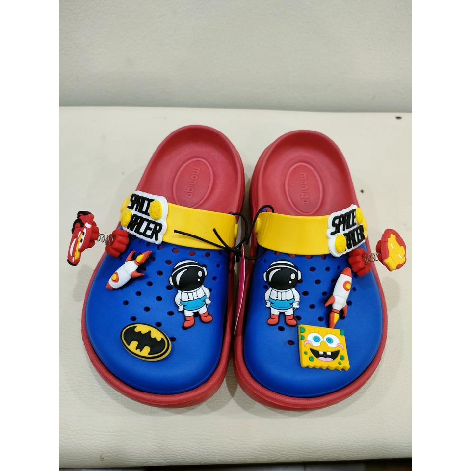 Hàng bán chạy 🔥 dép crocs cho bé, combo dép và charm gắn dép sticketr.