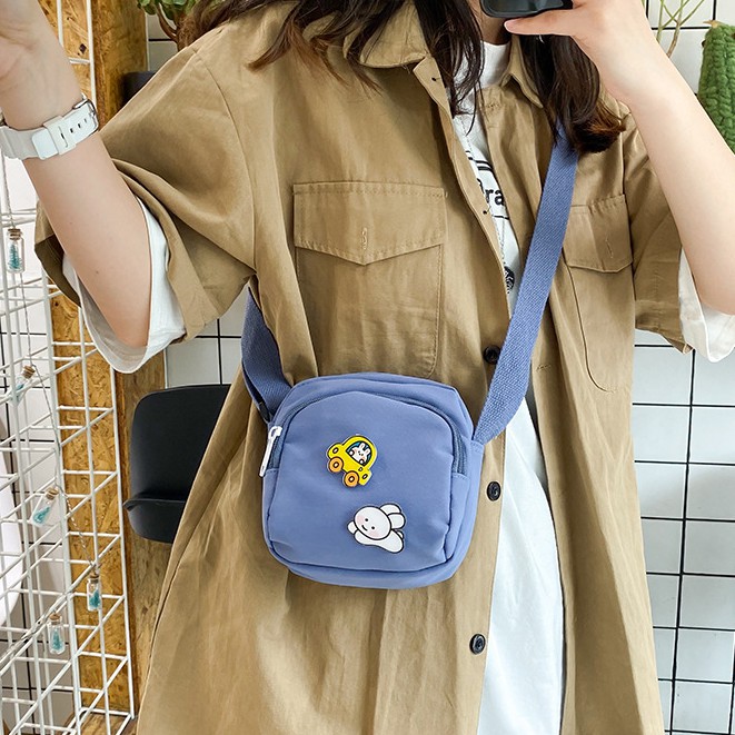 Túi Tote Đeo Chéo Vải Bố Tặng Kèm Sticker Trơn Chống Nước Size 15Cm LATIPI.