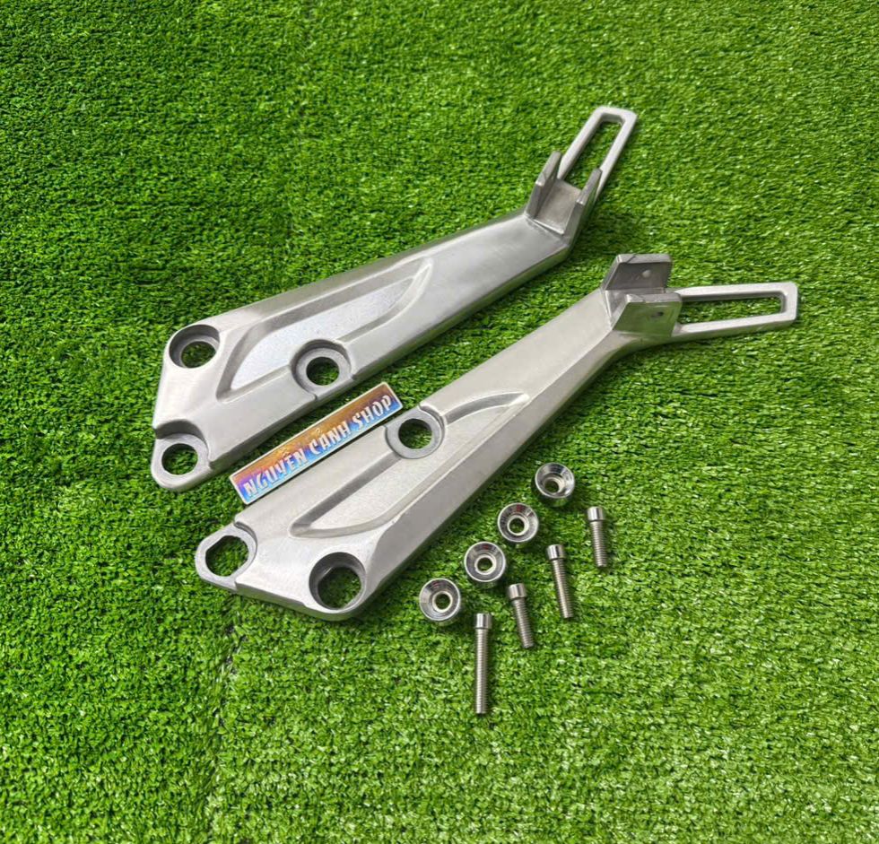 Cặp gác chân wave 2000-2004 có ốc