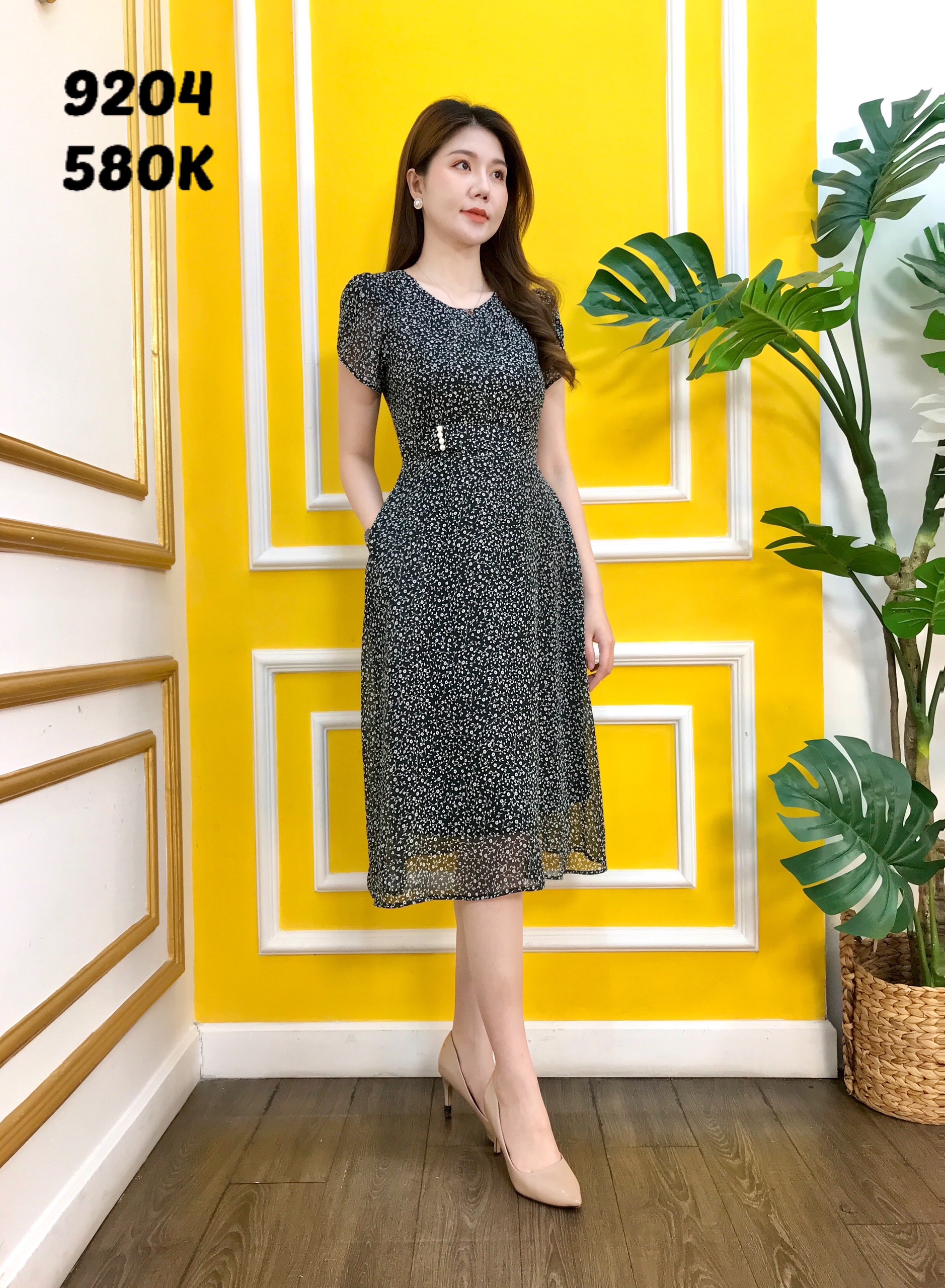Đầm emy em9204 xoè cổ tròn tay đắp