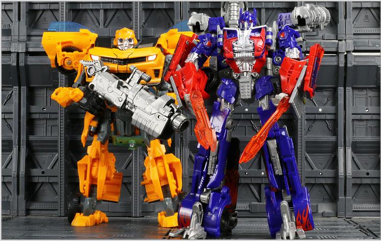 Hợp kim - robot lắp ráp biến hình từ siêu nhân thành ô tô - optimus - oto biến hình robot - robot transformer biến hình