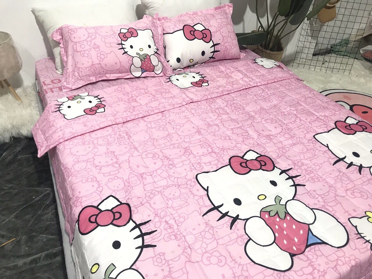Bộ Chăn Ga Vỏ Gối 5 MÓn - 4 MÓN HELLO KITTY HỒNG NHẠT ( 1 Drap + 2 Vỏ Gối Nằm + 1 Chăn Hè + 1 Vỏ Gối Ôm )