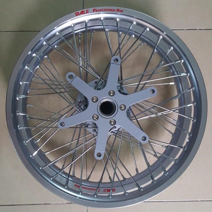 Bộ bánh sonic đùm sơn bạc..căm osaka..niềng nhôm DALE gắn như zin nha ae