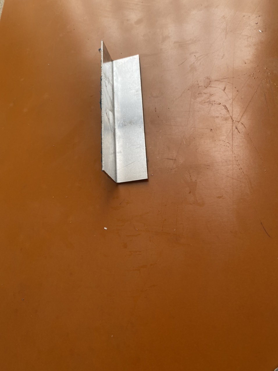 Ke góc nhôm V dày 1mm kích thước 2cmx2cm
