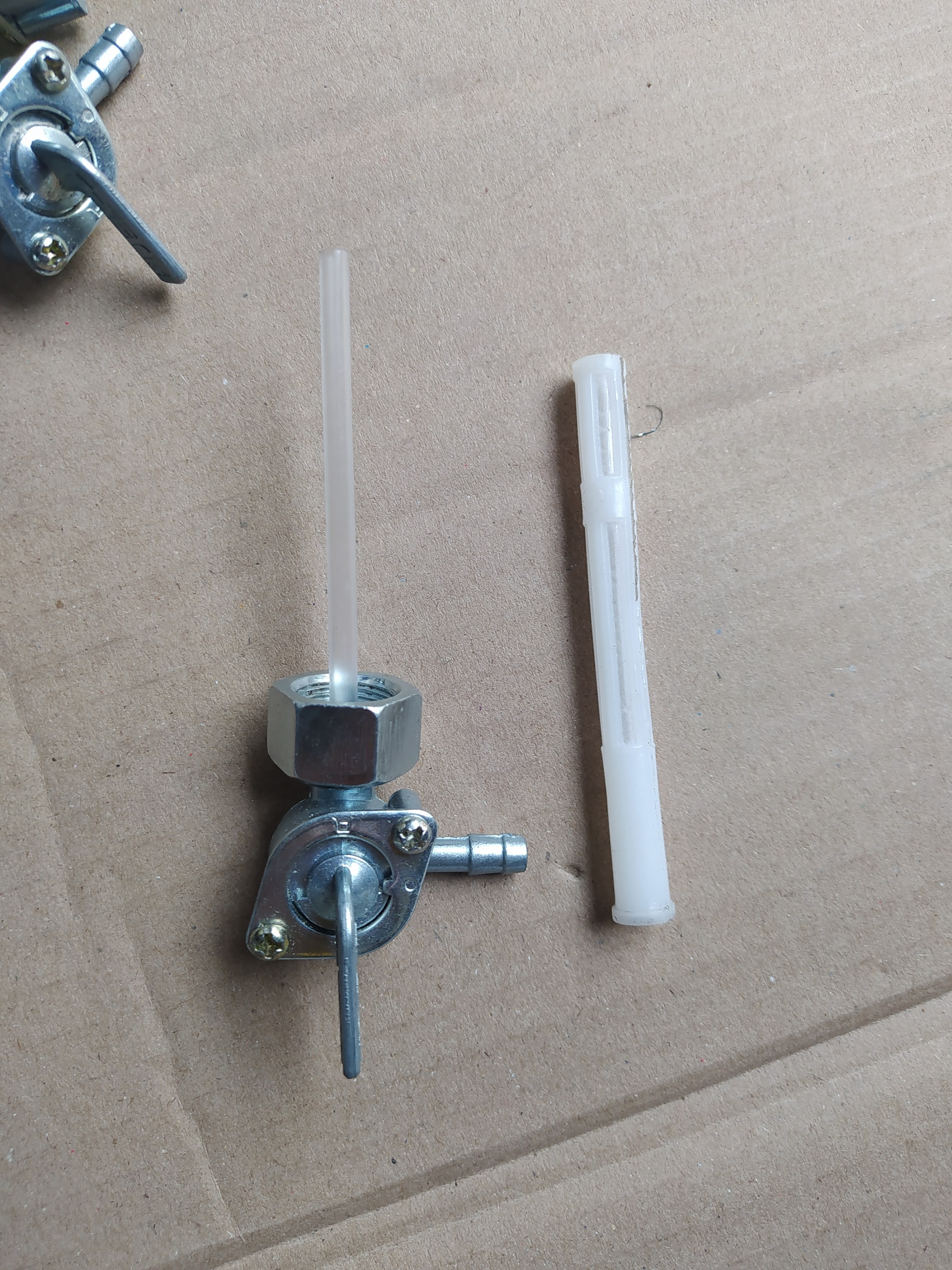 Van khóa bình xăng xe WIN hoặc chế cho 1 vài loại khác