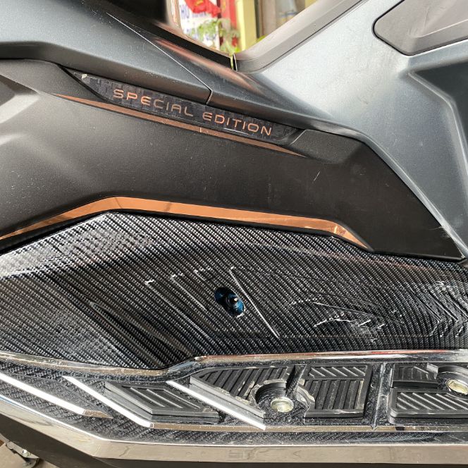 ốp hông air blade 2022-2020 cacbon 1 đôi