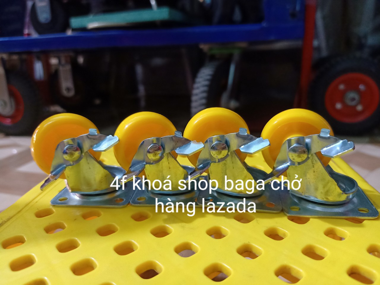 Bánh xe 40mm nhựa có khóa GIÁ BỘ 4 CÁI+ VÍT