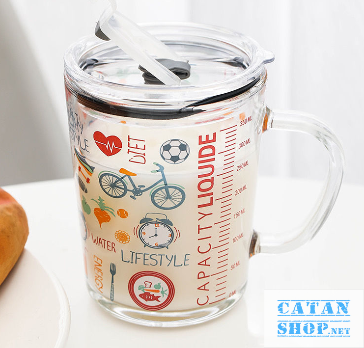 [HCM]Cốc chịu nhiệt thủy tinh chia vạch có nắp tránh đổ nước (tặng kèm ống hút) cốc ly pha sữa cho bé (mẫu ngẫu nhiên) GD350-Lyconap