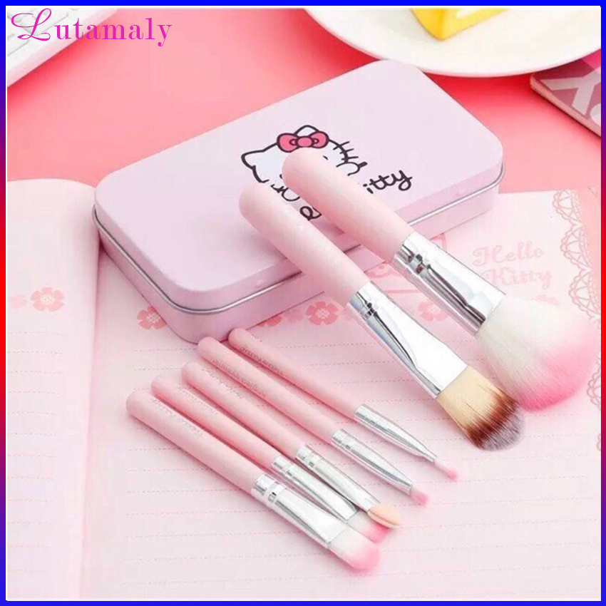 [COMBO] Bộ cọ trang điểm Hello Kitty 7 cây trong hộp xinh xắn, lông cọ mềm với màu hồng cực dễ thương. Hộp cọ thiết kế nhỏ gon dễ dàng bỏ túi mang theo đi học, đi làm, đi chơi, du lịch-Lutamaly