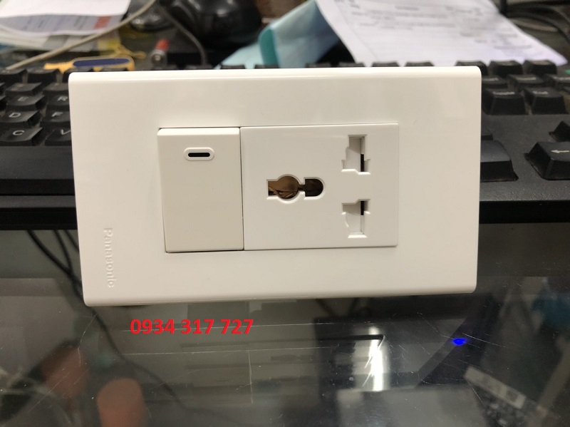 Bộ ổ cắm đa năng sino s18cc 16a-250v + công tắc 1 chiều panasonic