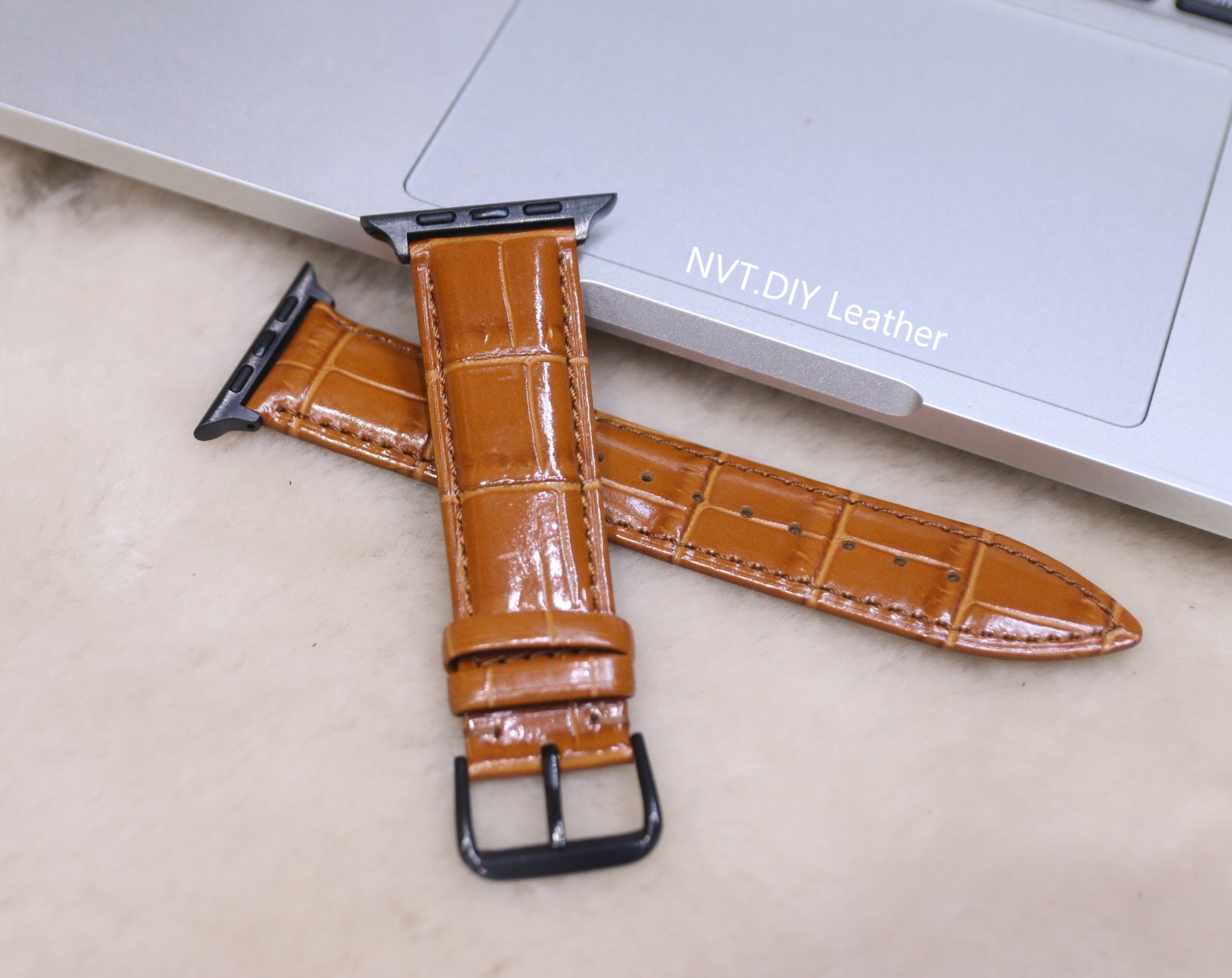 Dây da bò vân cá sấu thay thế dành cho Apple Watch hộp gỗ cao cấp