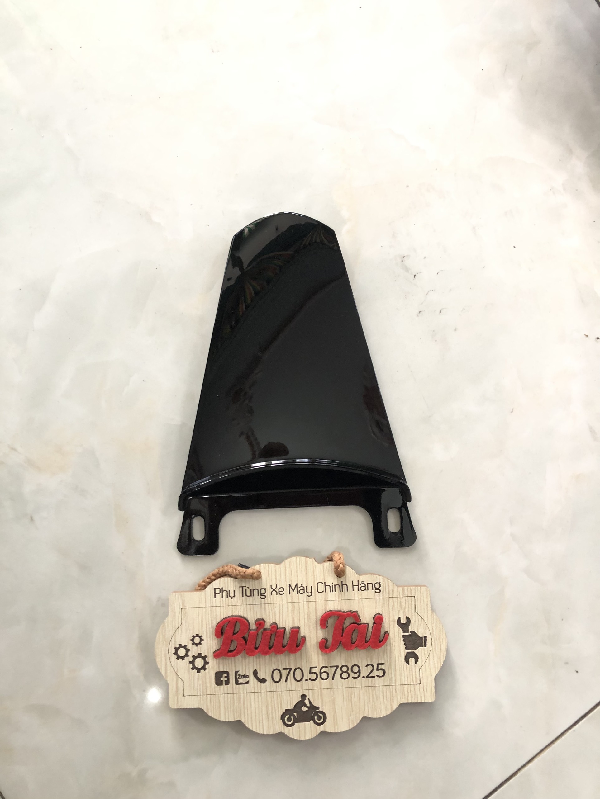 Mu rùa xe ex135 2010 màu đen bóng chính hãng yamaha