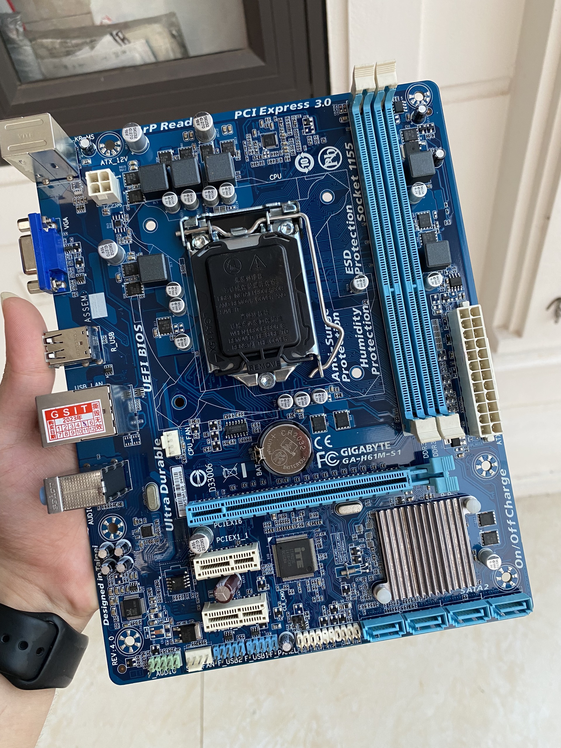 Main Gigabyte H61 DS2 zin.Main chính hãng bóc máy văn phòng.Main socket 1155