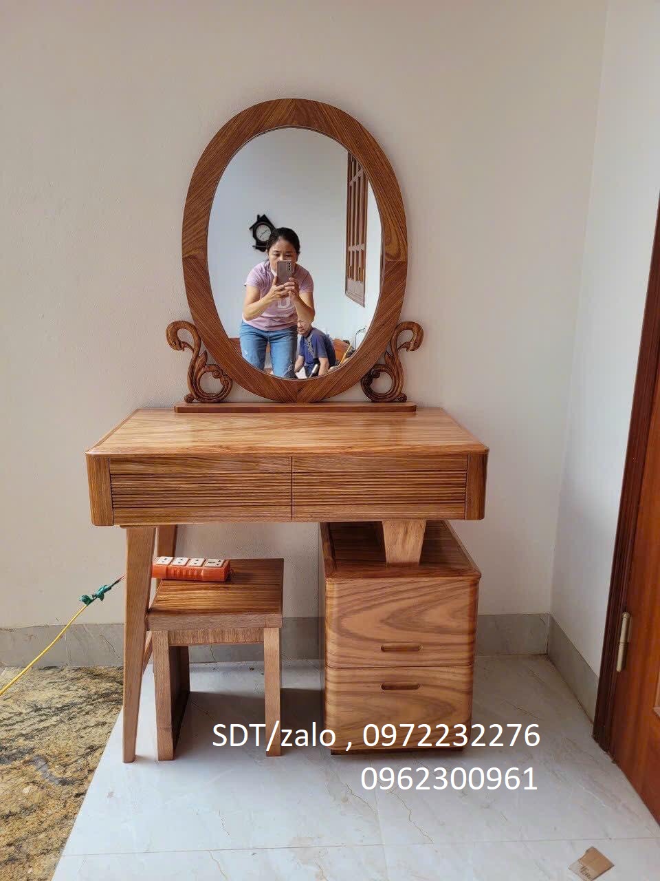 bàn trang điểm gỗ hương xám có đèn led