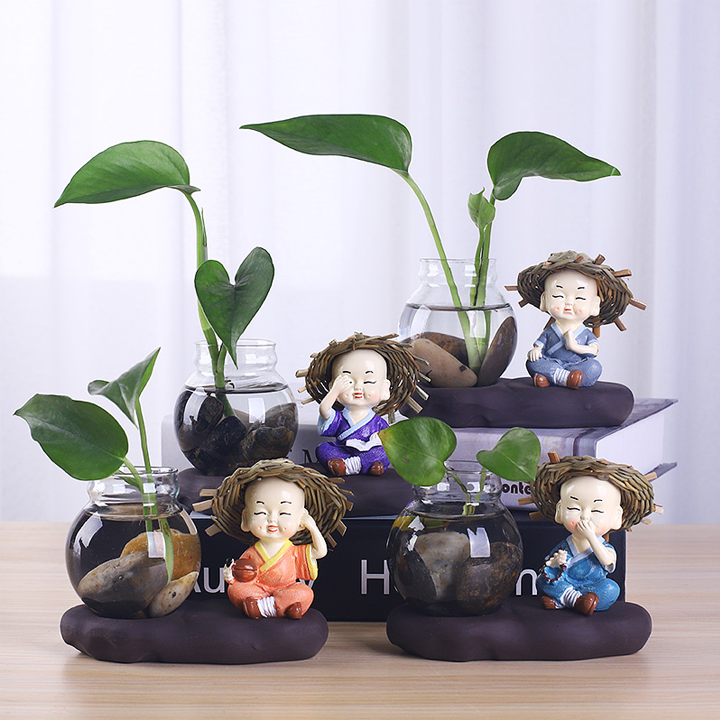 Bộ tượng 4 CHÚ TIỂU TỨ KHÔNG đội nón rất dễ thương kèm lọ hoa thủy tinh phong thủy