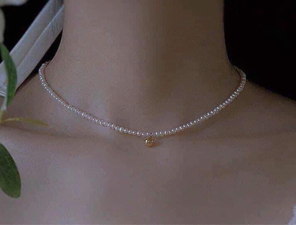 Vòng cổ chocker ngọc trai thật nước ngọt hạt 2,5 li phối mặt chuông và khóa BẠC TA si vàng kiểu dang trẻ trung ( Làm theo độ dài khách đặt)