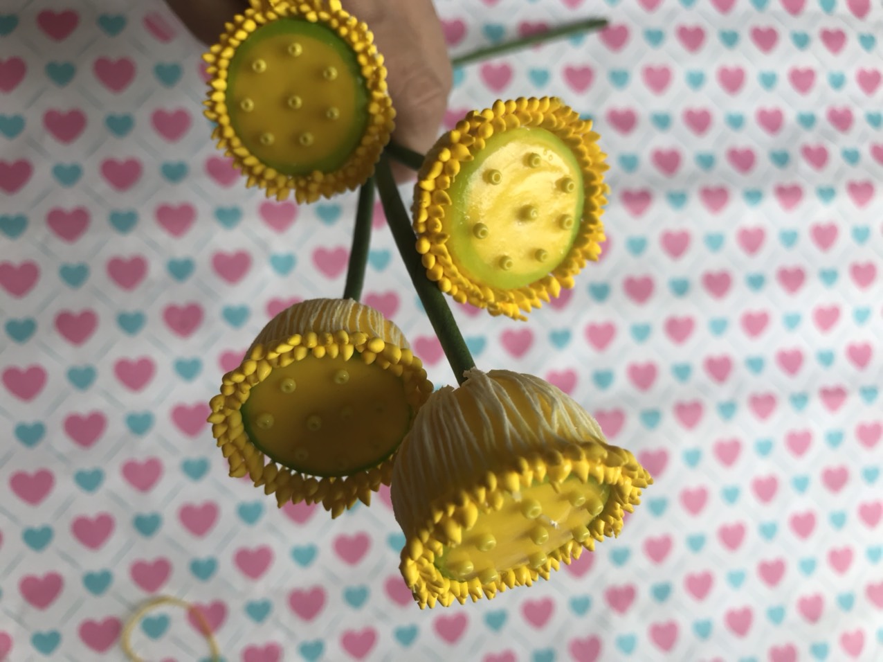 Bộ 4 nhụy hoa sen nhị sen làm hoa handmade đường kính 3.5 cm