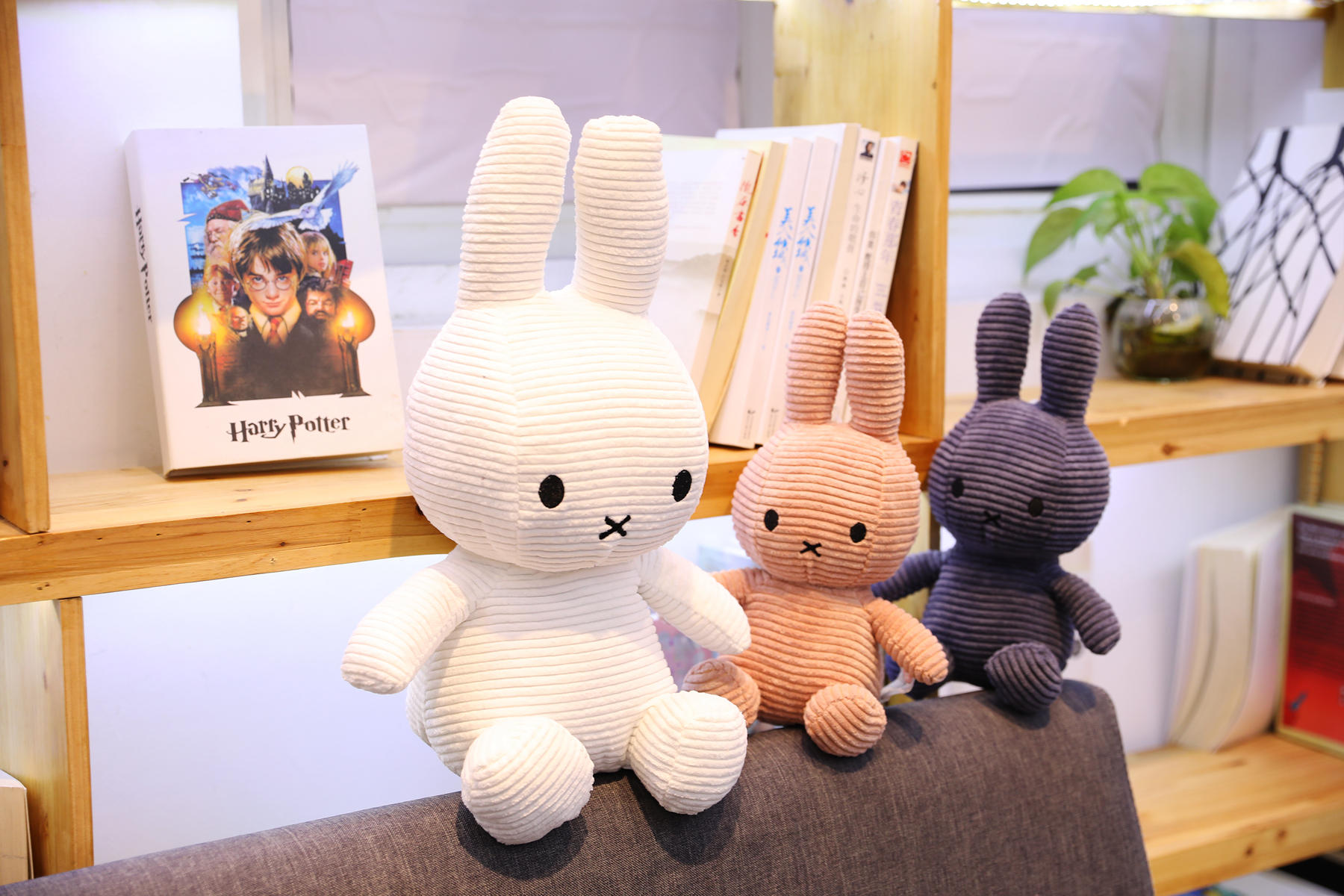 Thỏ bông miffy sơn tùng cao cấp size 33cm