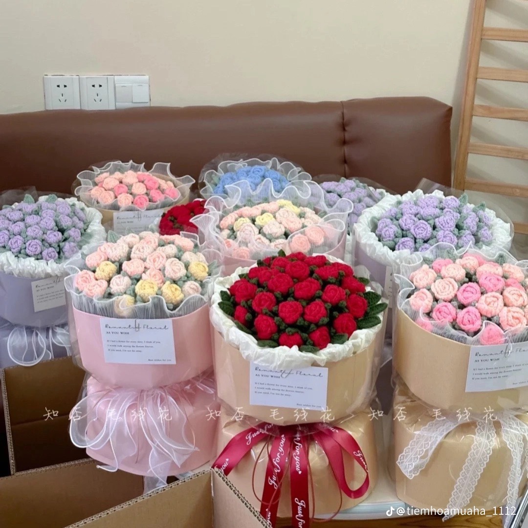 Bó hoa hồng mini móc bằng len handmade tặng người yêu crush nhân dịp valentine