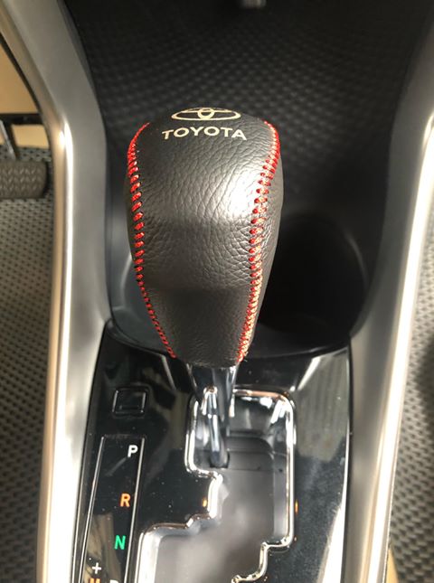 bọc cần số toyota innova, fortuner, hilux tự động form mới