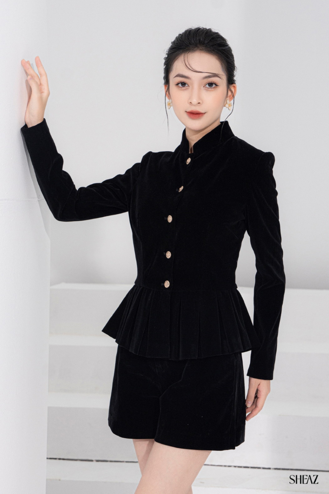 SHEAZ Áo vest blazer nhung đen thu đông cúc đồng dáng peplum