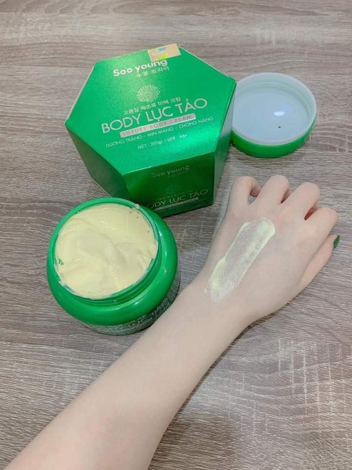 Kem body lục tảo hàn quôc trắng da