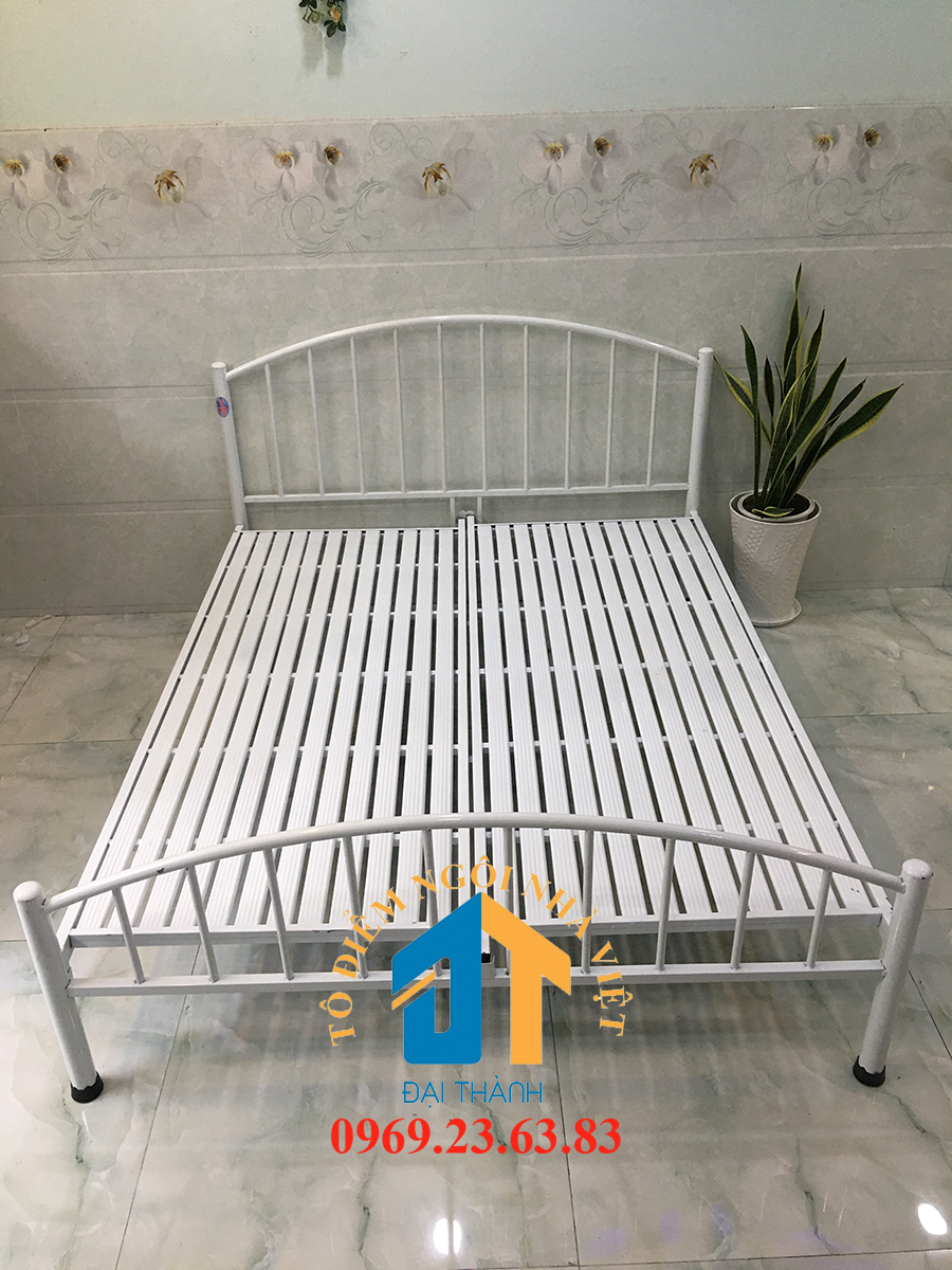 Giường sắt cách điệu thẳng đầu  Giường  kích thước 1m8 x 2m