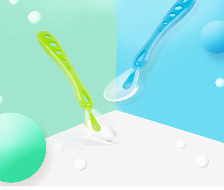 Hộp 2 muỗng silicon đút bé ăn và uống nước có hộp đựng sạch sẽ an toàn cho trẻ ăn dặm