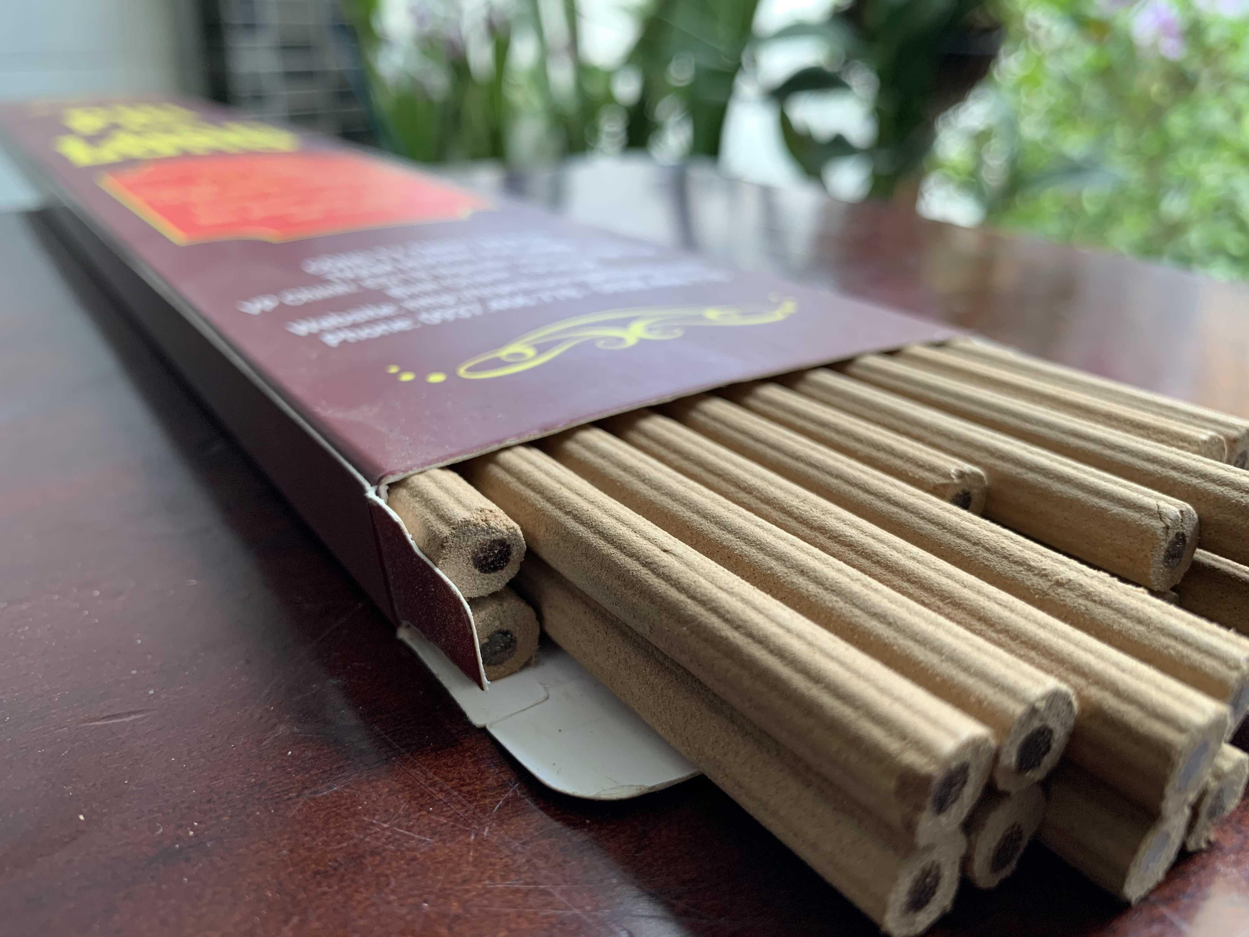 Nhang trầm hương giao thừa Phi Long