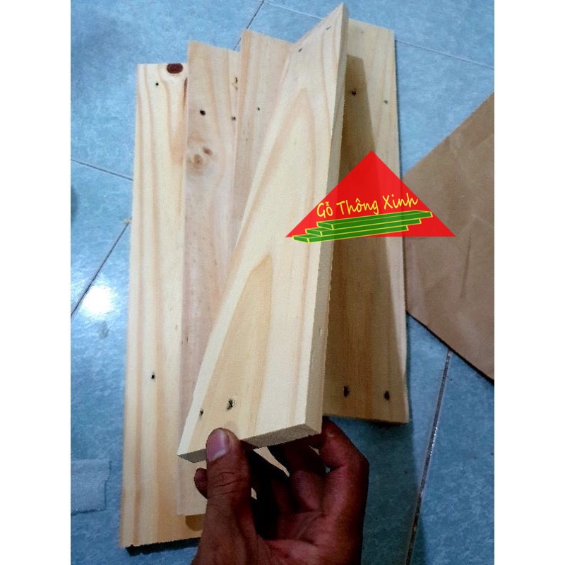 Thanh gỗ thông pallet dài 50cm rộng 9.2cm dày 1.4cm bào láng 4 mặt đẹp phù hợp làm trang trí làm kệ tủ