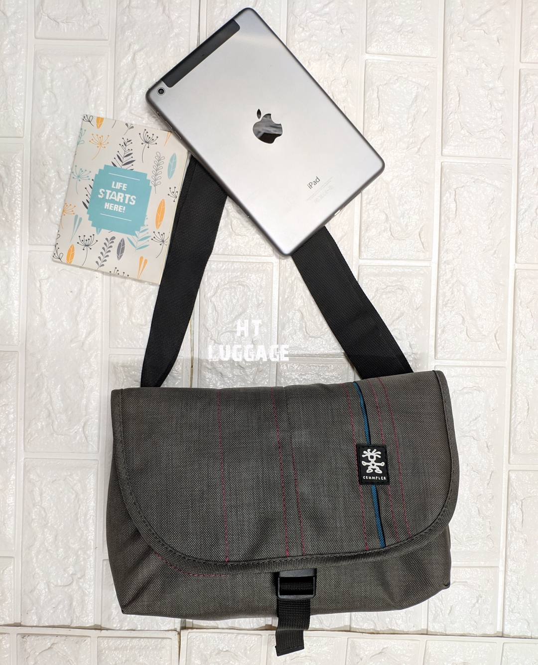 Túi đeo chéo Crumpler Messenger S Unisex