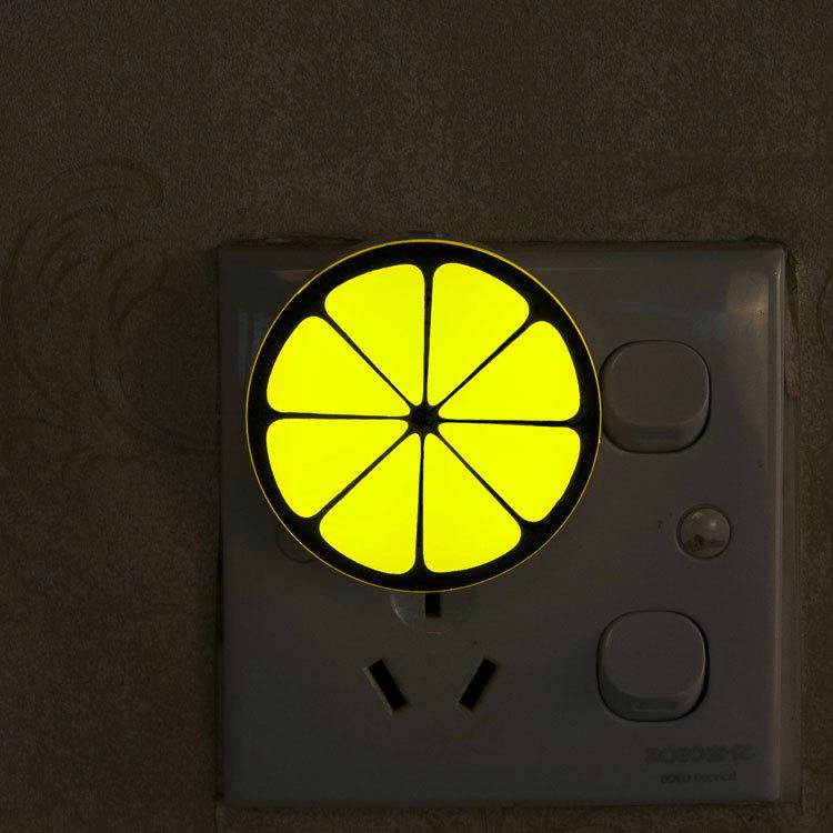 Đèn ngủ cảm biến ánh sáng tự động tắt mở hình quả cam (Vàng)