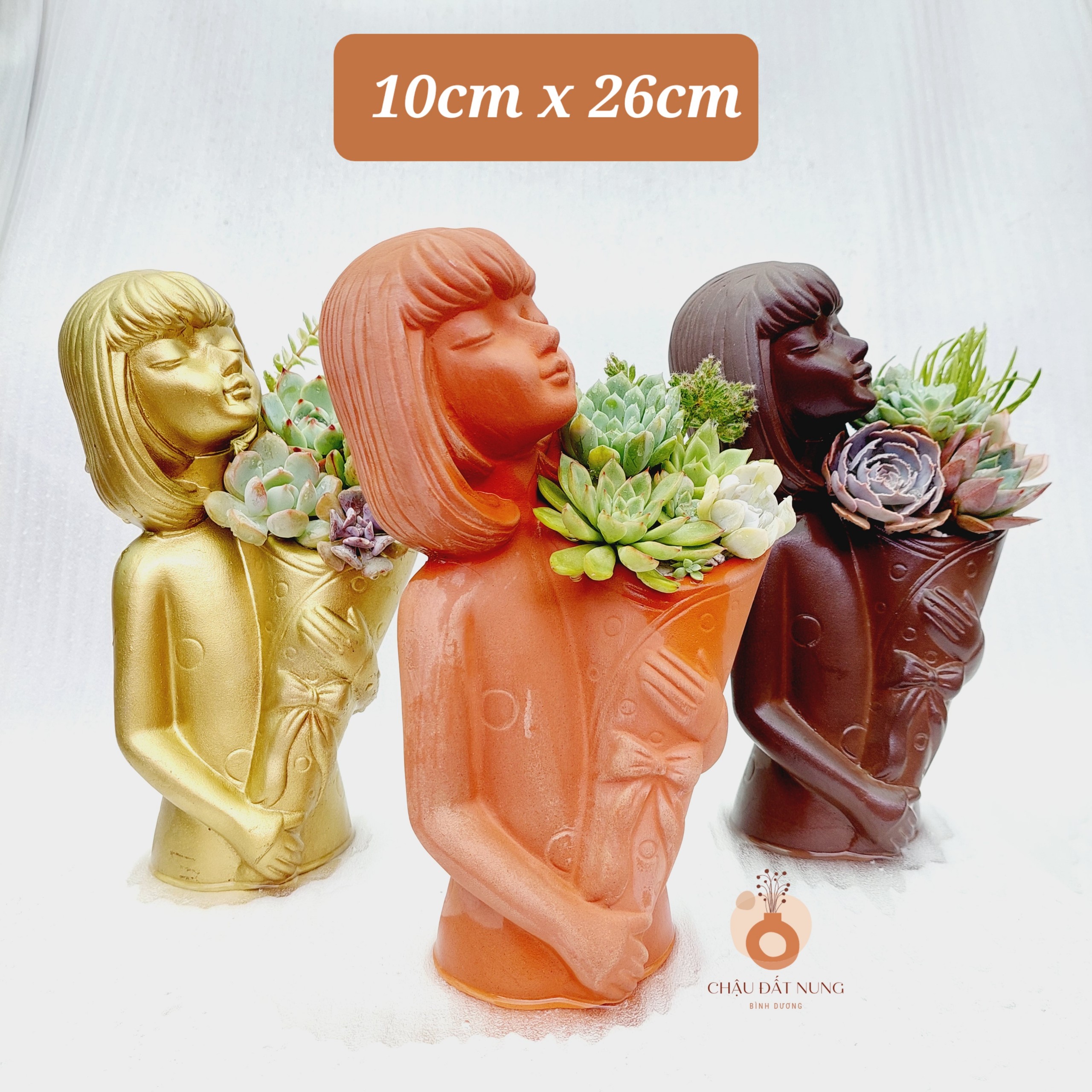 Chậu đất nung Bình Dương - Cô gái Maria, đường kính miệng 10cm, chiều cao 26cm