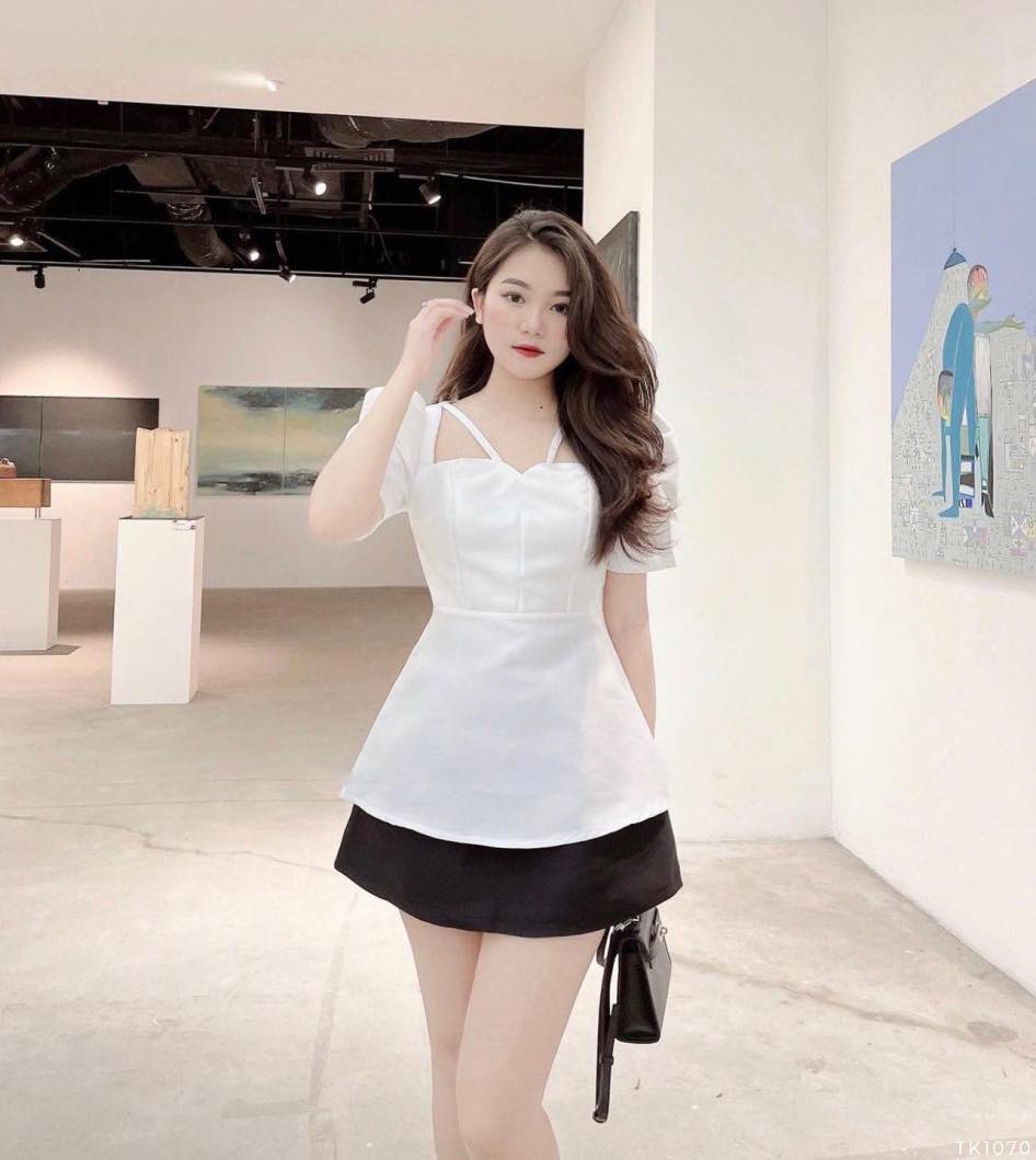 Áo peplum cổ vuông cách điệu chữ V 2 màu sang chảnh