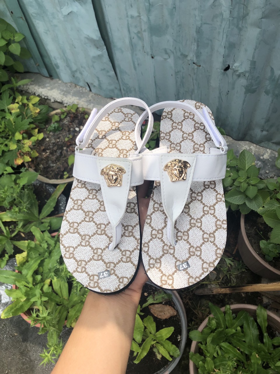 Sandal chíp chíp xăng đan nữ đế kem mờ gg quai hậu trắng size từ 35 nữ đến 42 nữ