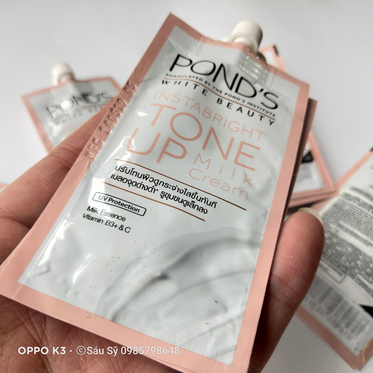 Kem dưỡng trắng da pond’s gói