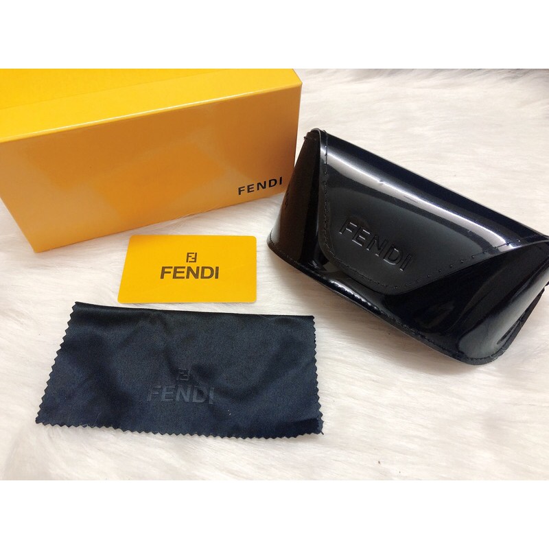 Hộp Đựng Kính Fendi