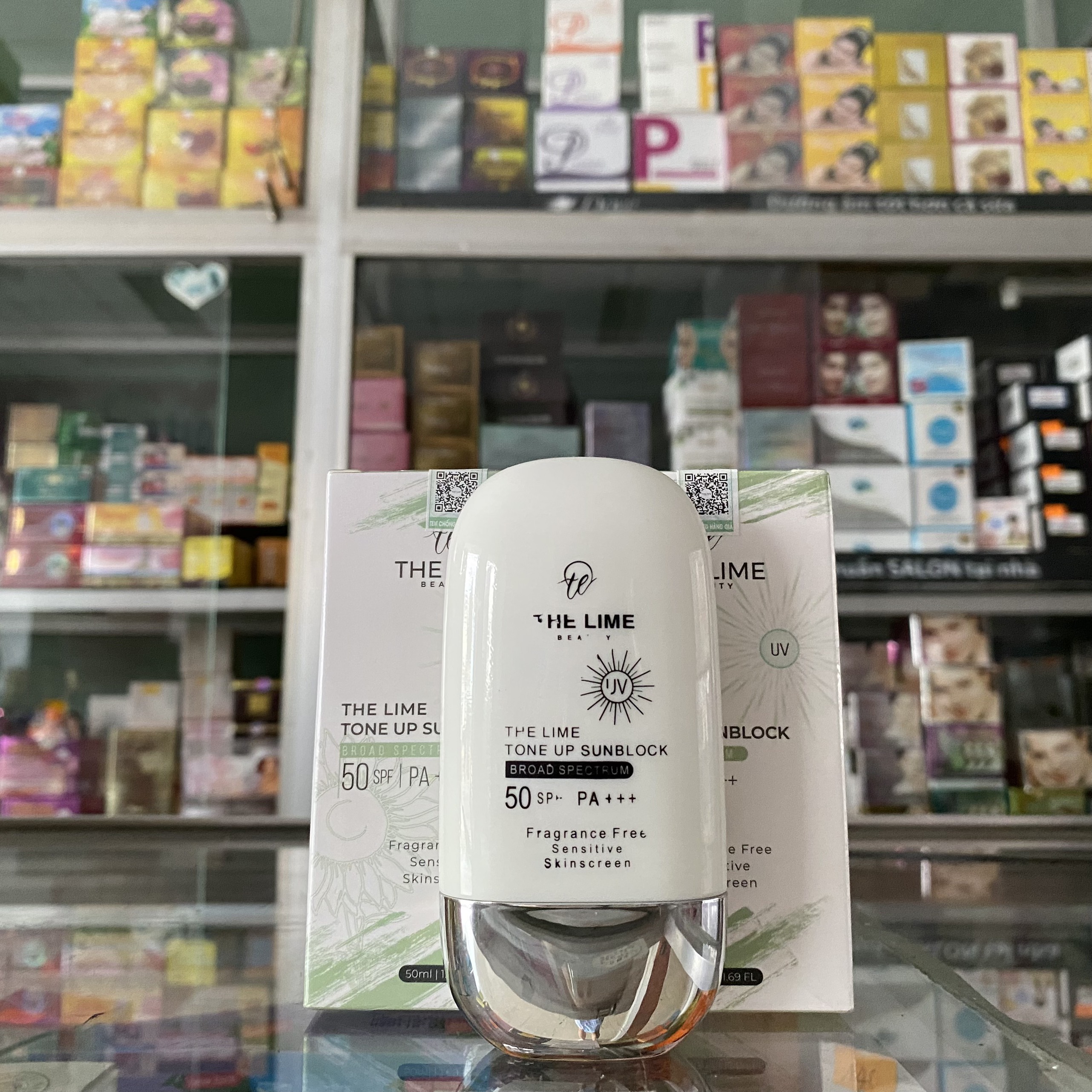 Kem chống nắng nâng tone the lime - spf 50 pa+++