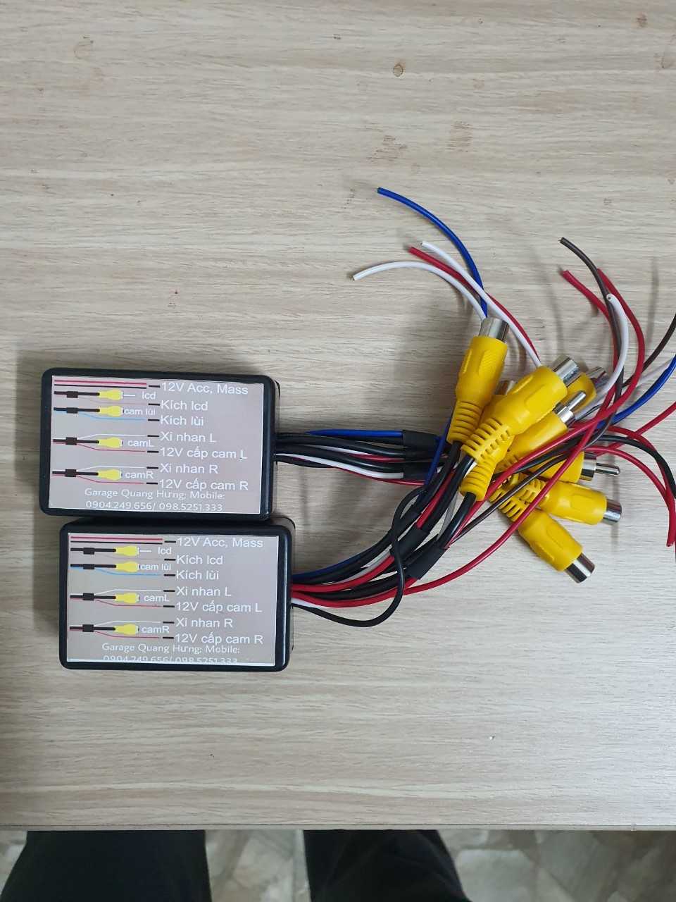 Bộ chuyển đổi tín hiệu 02 camera cặp lề xe hơi